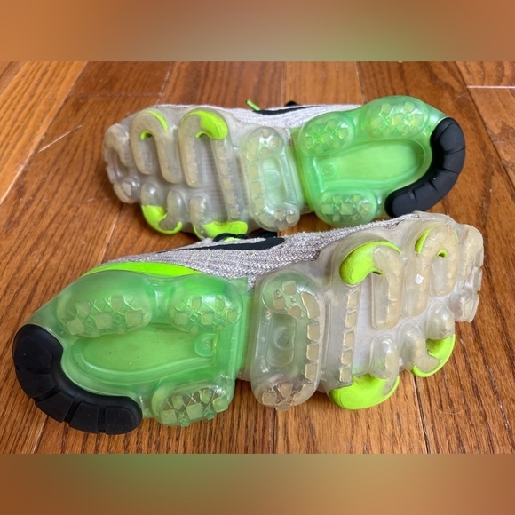 Nike VaporMax 3.0 Flyknit Grey Green Running Shoes, Size 7.5 Women’s - 6 Men’s - Picture 8 of 10
